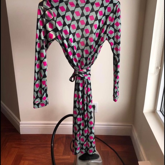Diane Von Furstenberg wrap dress size 6 - Picture 2 of 5